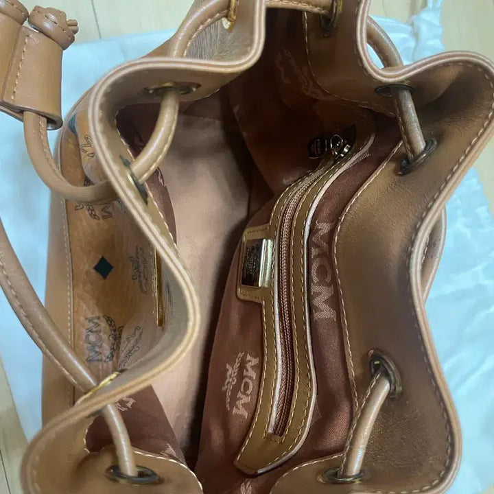 [BUNJANG] MCM Visetos Drawstring Bucket Bag / mcm 비세토스 드로우스트링 백 (복조리백 / 버킷백)