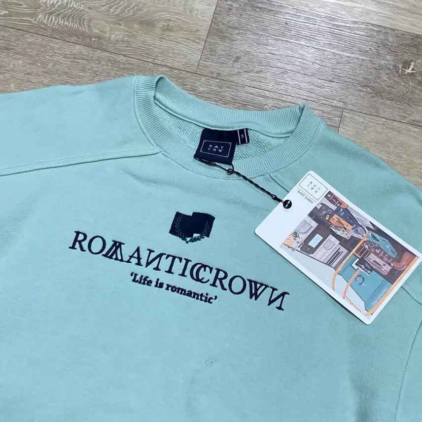 [BUNJANG] Romantic Crown Light Green Crewneck Sweatshirt / 로맨틱 크라운 민트색 맨투맨 교신