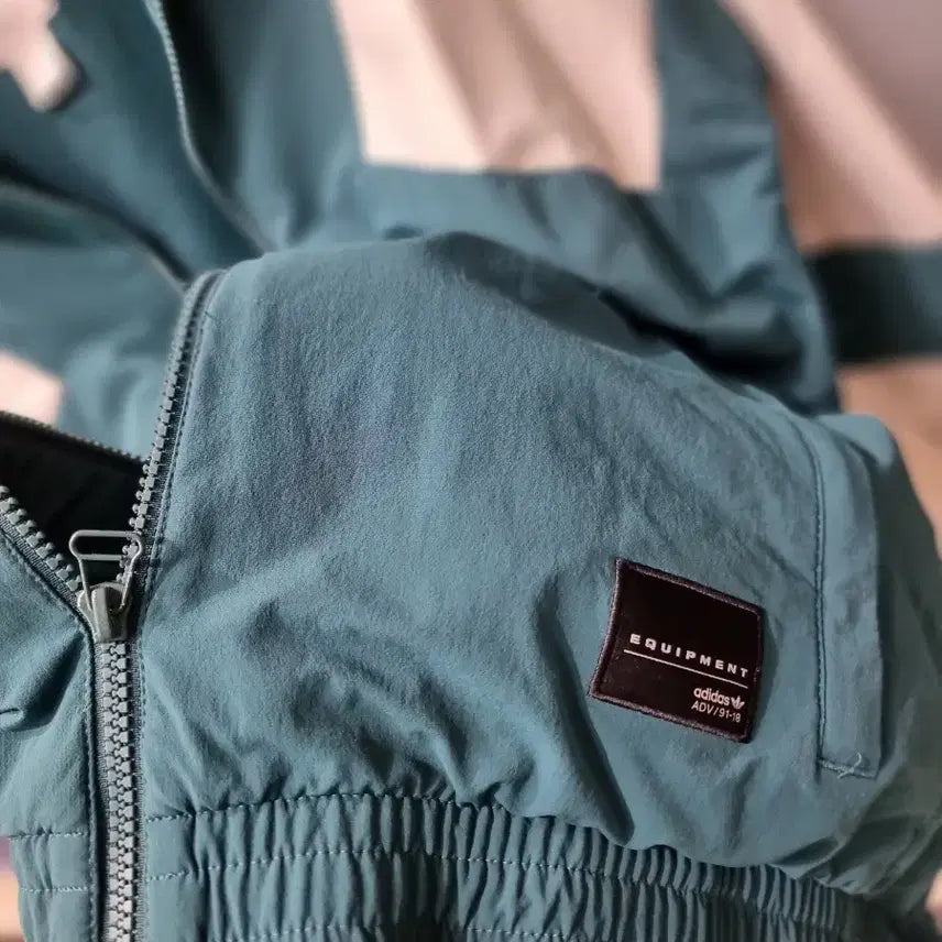 [BUNJANG] Adidas Equipment Bold Windbreaker (Size 100) / 아디다스 이큅먼트 볼드 바람막이 100