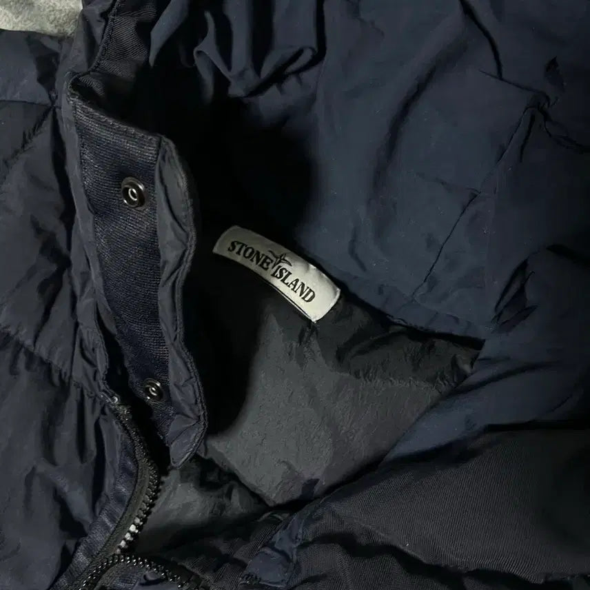 [BUNJANG] Stone Island Crinkle Reps Padded Jacket / [L] 19fw 스톤아일랜드 크링클랩스 패딩 다크네이비