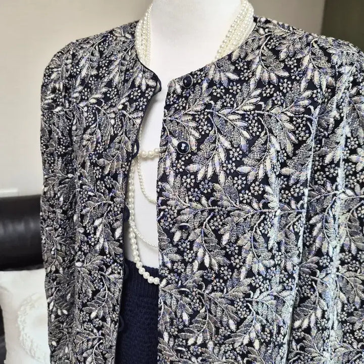 [BUNJANG] Aurora Pearl Lace Embroidered Jacket / 고퀄라인 색감예술 전체오로라펄 레이스자수 자켓