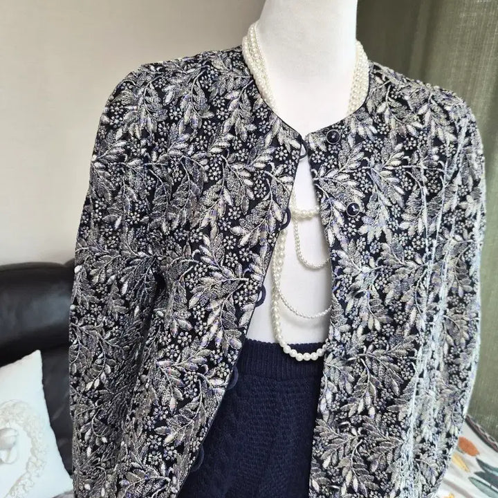 [BUNJANG] Aurora Pearl Lace Embroidered Jacket / 고퀄라인 색감예술 전체오로라펄 레이스자수 자켓