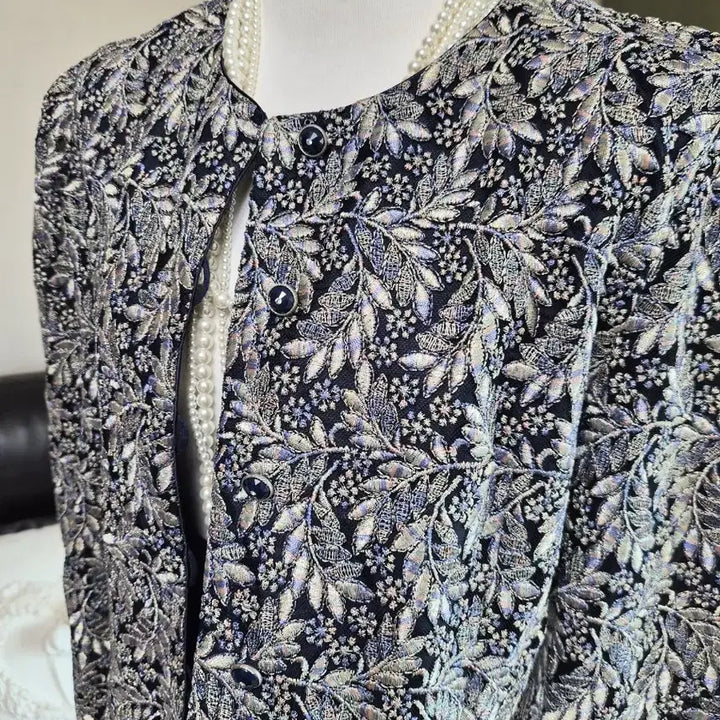 [BUNJANG] Aurora Pearl Lace Embroidered Jacket / 고퀄라인 색감예술 전체오로라펄 레이스자수 자켓