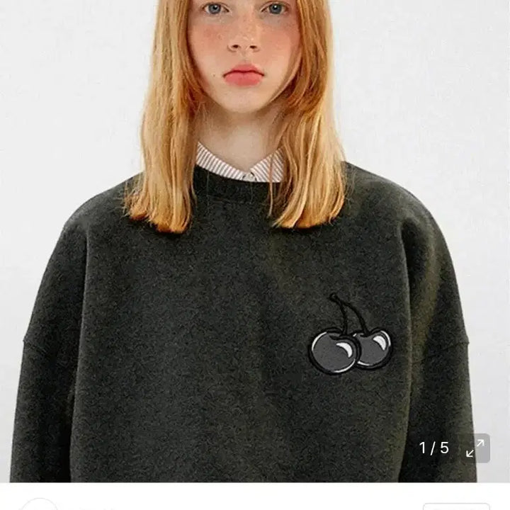 [BUNJANG] Kirsh Cherry Fleece Sweatshirt Charcoal Grey / 키르시 체리 기모 맨투맨 JA 차콜 그레이 1