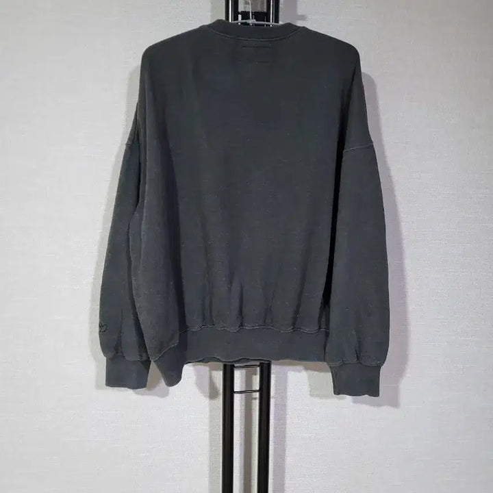 [BUNJANG] Kirsh Cherry Fleece Sweatshirt Charcoal Grey / 키르시 체리 기모 맨투맨 JA 차콜 그레이 1