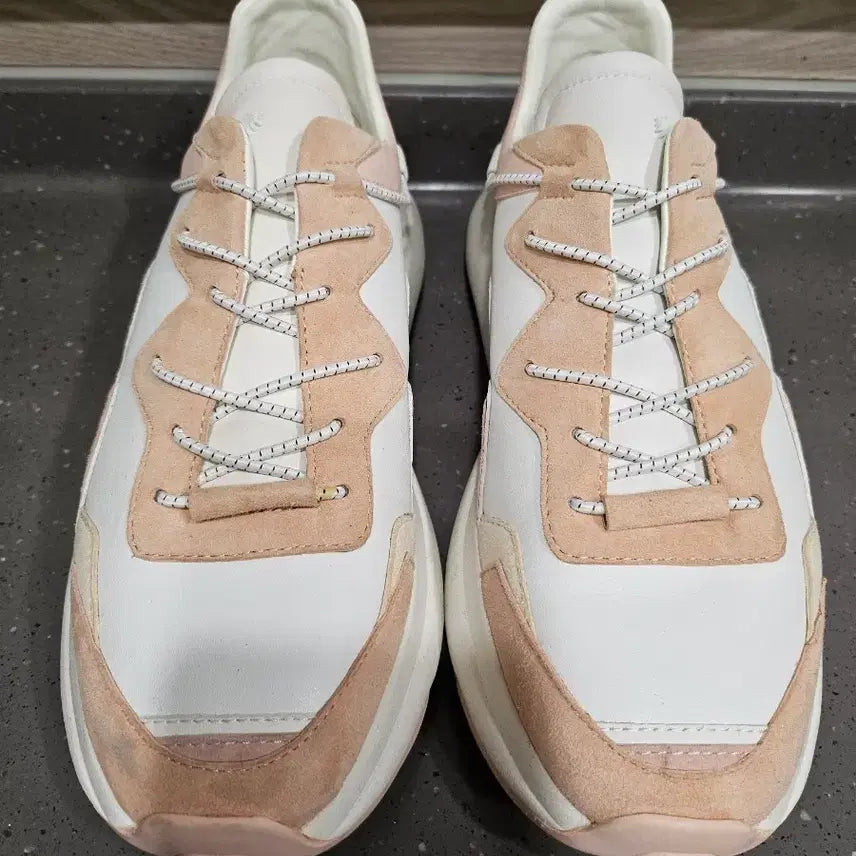 [BUNJANG] Stuart Weitzman Leather Sneakers / 스튜어트와이츠먼