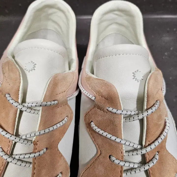 [BUNJANG] Stuart Weitzman Leather Sneakers / 스튜어트와이츠먼