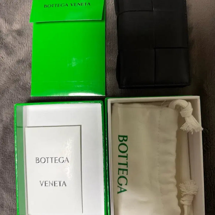[SOLD OUT] 보테가베네타 플랩 카드지갑 블랙