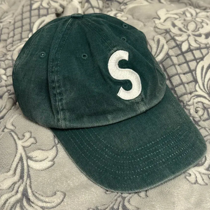 [BUNJANG] Supreme Pigment Dark Green Hat / 슈프림 피그먼트 다크그린
