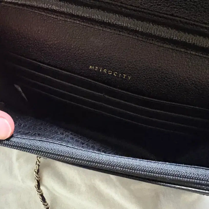 [BUNJANG] Metrociti Black Quilted Chain Bag / 메트로시티 블랙 퀼팅 체인백
