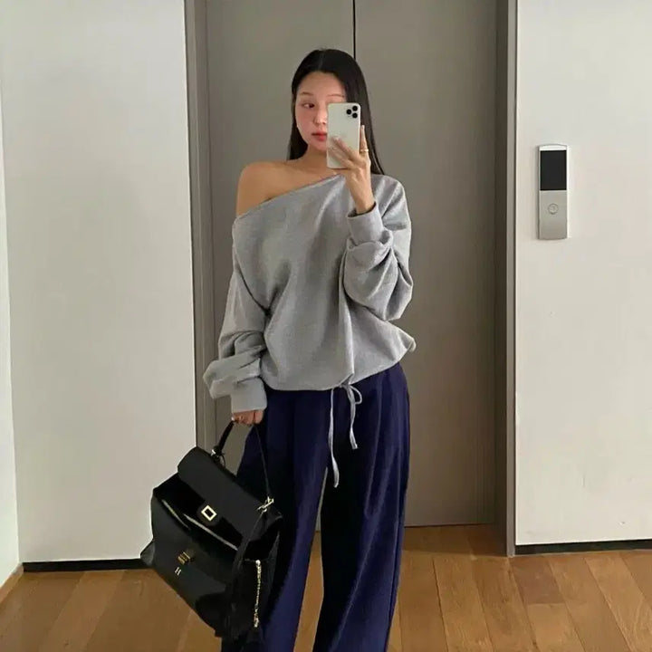 [BUNJANG] Off-Shoulder Sweatshirt - 4 Colors / <새상품> 오프숄더 맨투맨 4color