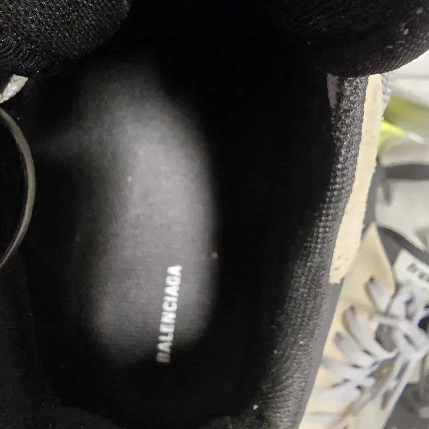 [BUNJANG] Balenciaga Triple S 2.0 Size 40 / 발렌시아가 트리플s2.0 40