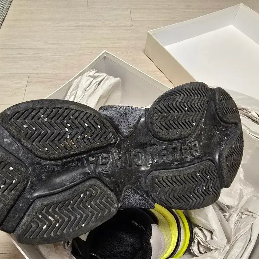 [BUNJANG] Balenciaga Triple S 2.0 Size 40 / 발렌시아가 트리플s2.0 40