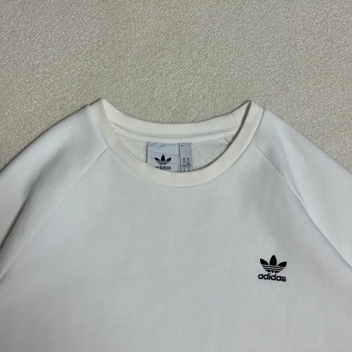 [BUNJANG] Adidas Essentials Crewneck Sweatshirt / 아디다스 에센셜 크루