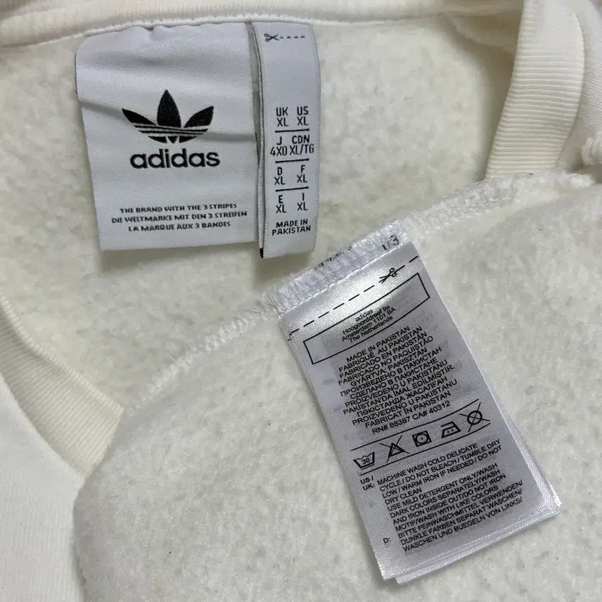 [BUNJANG] Adidas Essentials Crewneck Sweatshirt / 아디다스 에센셜 크루