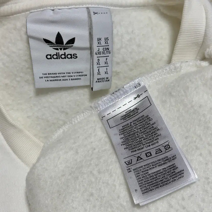 [BUNJANG] Adidas Essentials Crewneck Sweatshirt / 아디다스 에센셜 크루