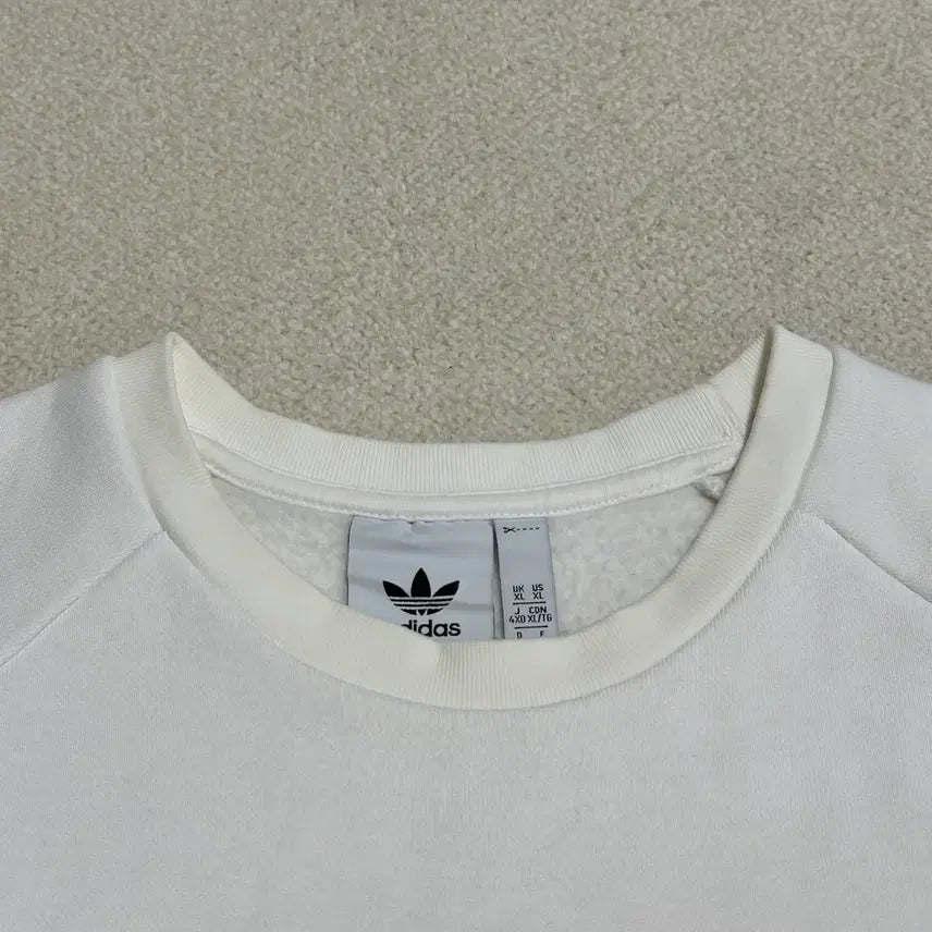 [BUNJANG] Adidas Essentials Crewneck Sweatshirt / 아디다스 에센셜 크루