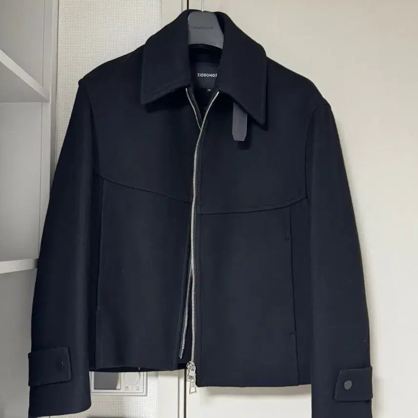 [BUNJANG] ZioZio Crop Zipper Coat Black (Size 95) / 지오송지오 크롭 수티 칼라 지퍼 코트 블랙(95)