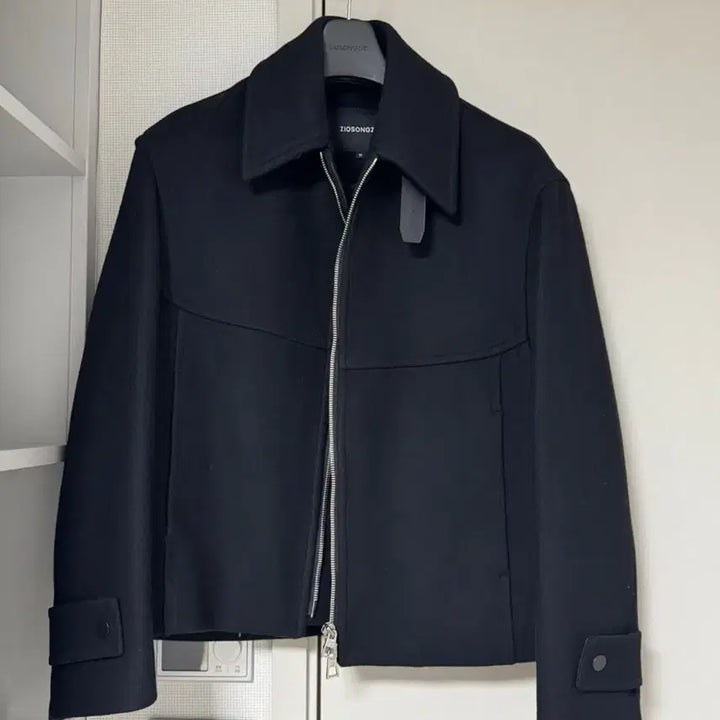 [BUNJANG] ZioZio Crop Zipper Coat Black (Size 95) / 지오송지오 크롭 수티 칼라 지퍼 코트 블랙(95)