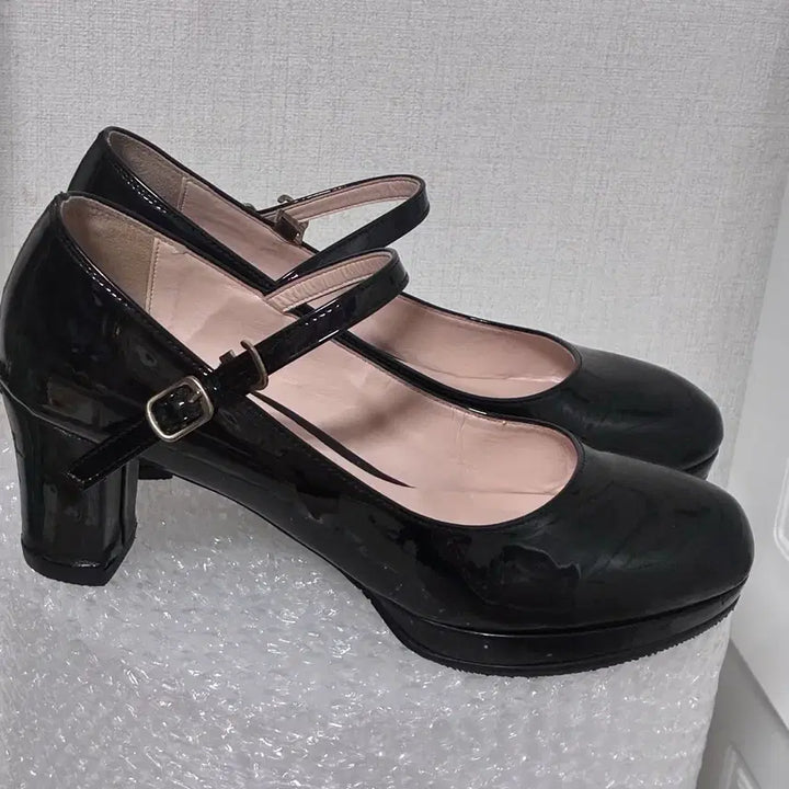 [BUNJANG] Black Enamel Heels / [택포 / 250] 에나멜 구두 블랙 / 실착 1회