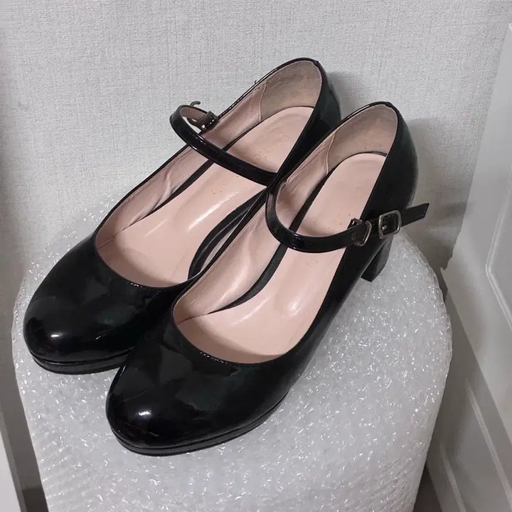 [BUNJANG] Black Enamel Heels / [택포 / 250] 에나멜 구두 블랙 / 실착 1회
