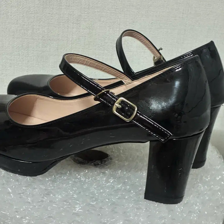 [BUNJANG] Black Enamel Heels / [택포 / 250] 에나멜 구두 블랙 / 실착 1회