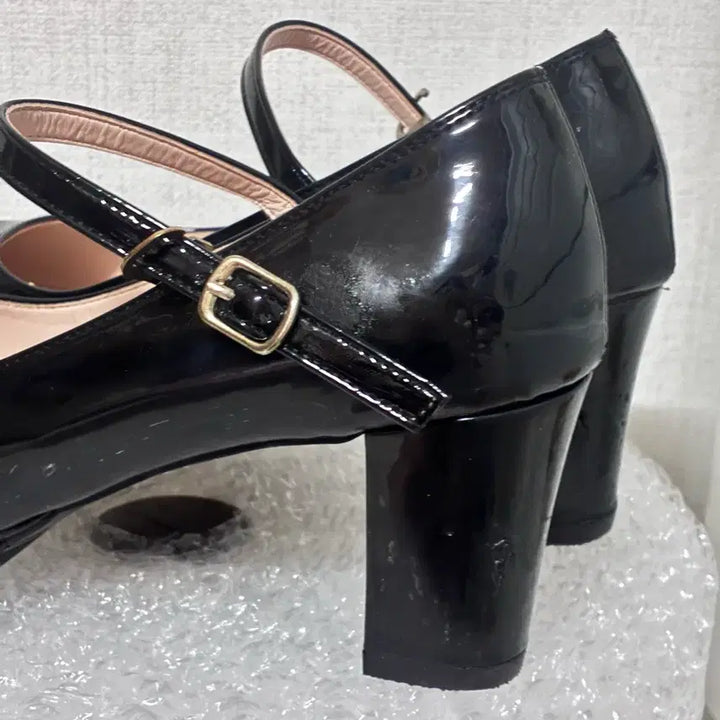 [BUNJANG] Black Enamel Heels / [택포 / 250] 에나멜 구두 블랙 / 실착 1회