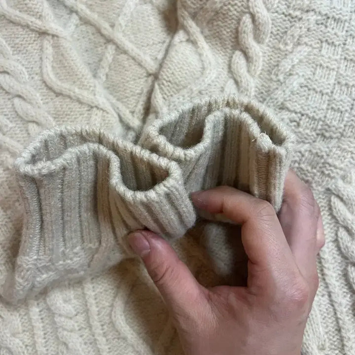 [BUNJANG] Capital Smile Patch Wool Cardigan / 캐피탈 스마일 패치 울 가디건