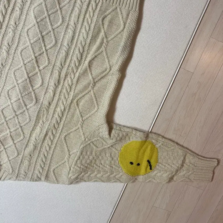 [BUNJANG] Capital Smile Patch Wool Cardigan / 캐피탈 스마일 패치 울 가디건