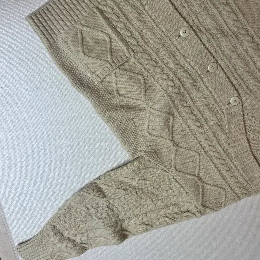 [BUNJANG] Capital Smile Patch Wool Cardigan / 캐피탈 스마일 패치 울 가디건