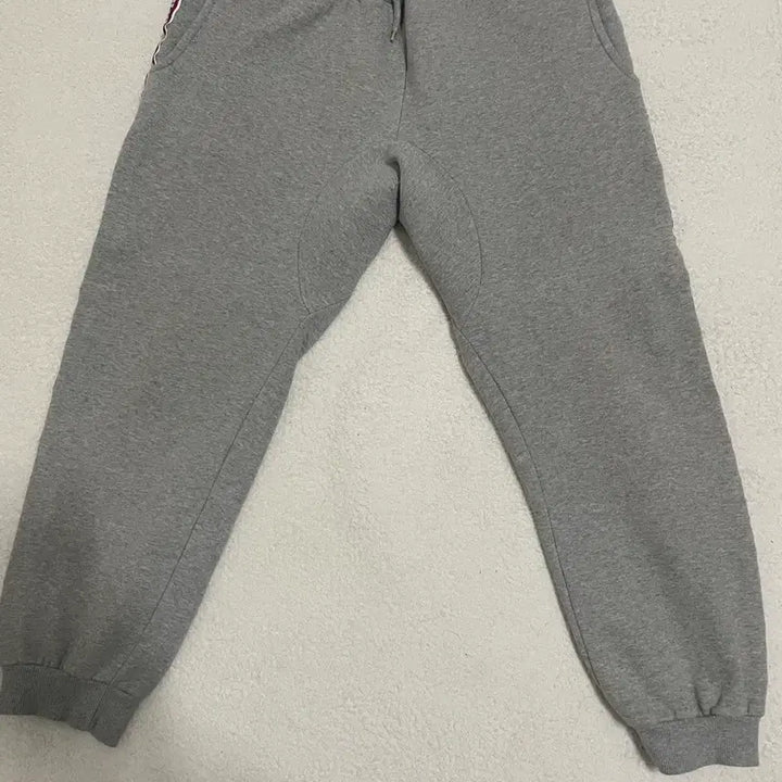 [BUNJANG] m&m Gray Fleece Training Pants / m&m 회색 기모 트레이닝 팬츠