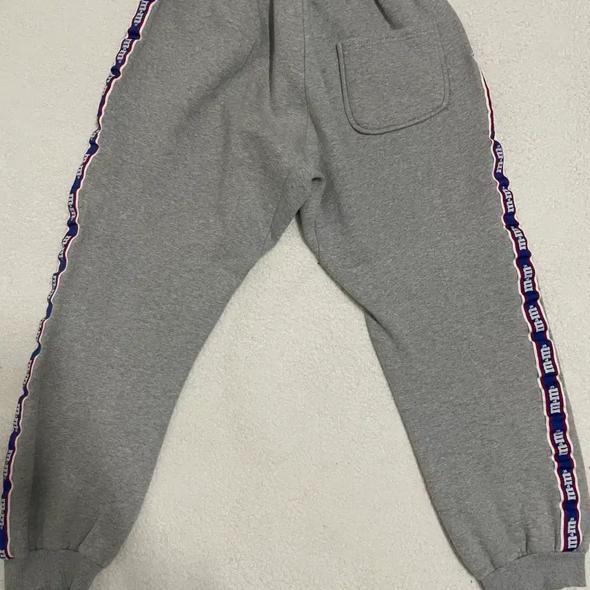 [BUNJANG] m&m Gray Fleece Training Pants / m&m 회색 기모 트레이닝 팬츠