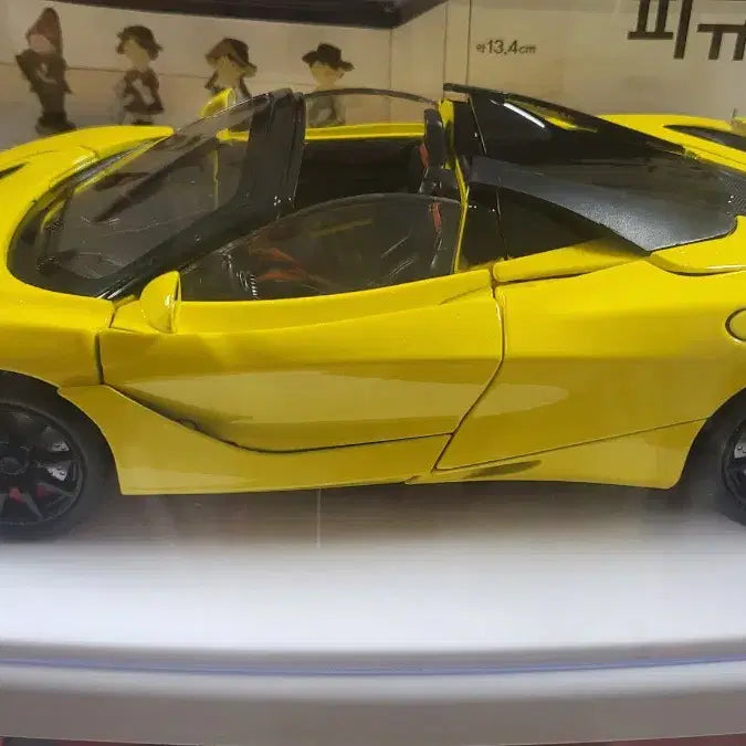 [BUNJANG] 1:24 Scale Red Sports Car Diecast Model / 1:24 다이캐스트