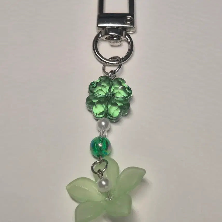 [BUNJANG] Green Garden Beads Clover Keychain / 초록 정원 비즈 키링 꽃 클로버