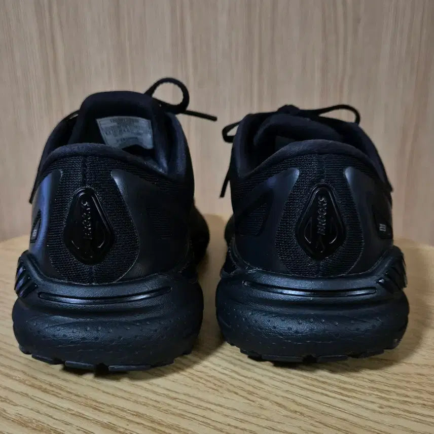 [BUNJANG] Brooks Running Shoes 235mm / 브룩스 러닝화 블랙 235