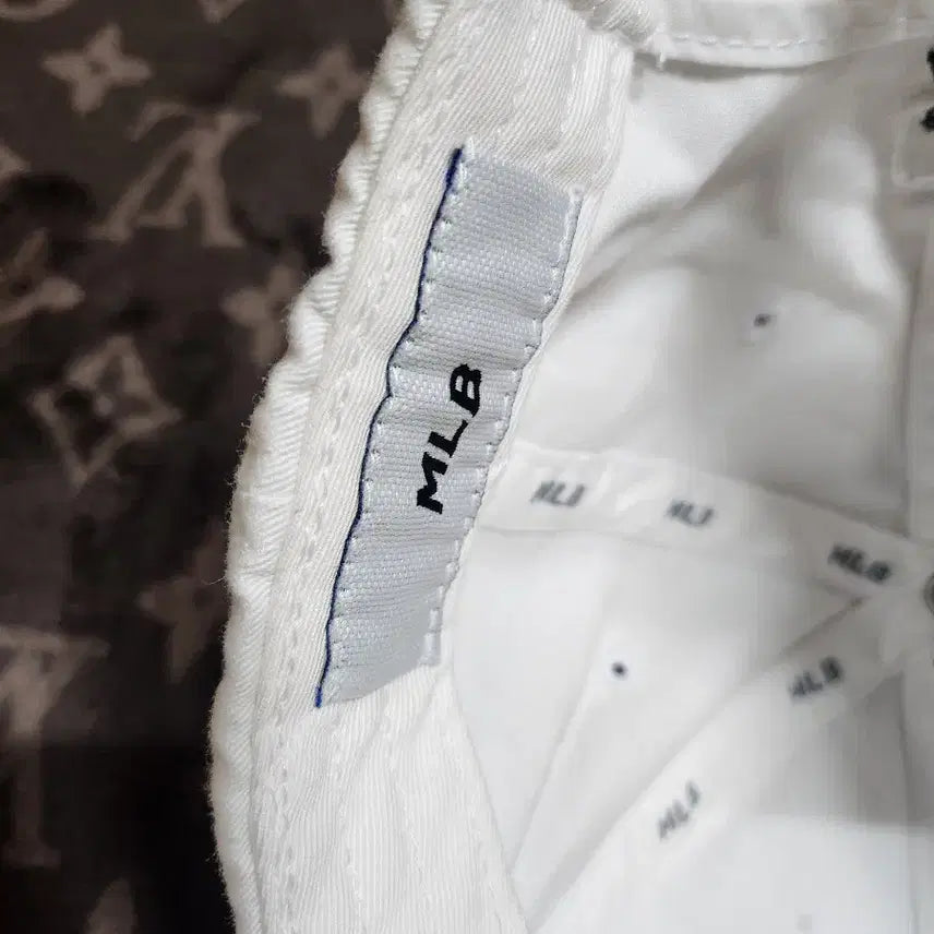 [BUNJANG] MLB White Ball Cap / MLB / 화이트 볼캡 모자