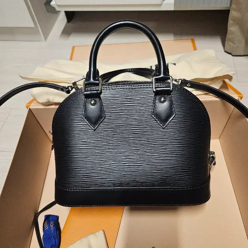 [BUNJANG] Louis Vuitton Epi Handbag / 루이비통 에피
