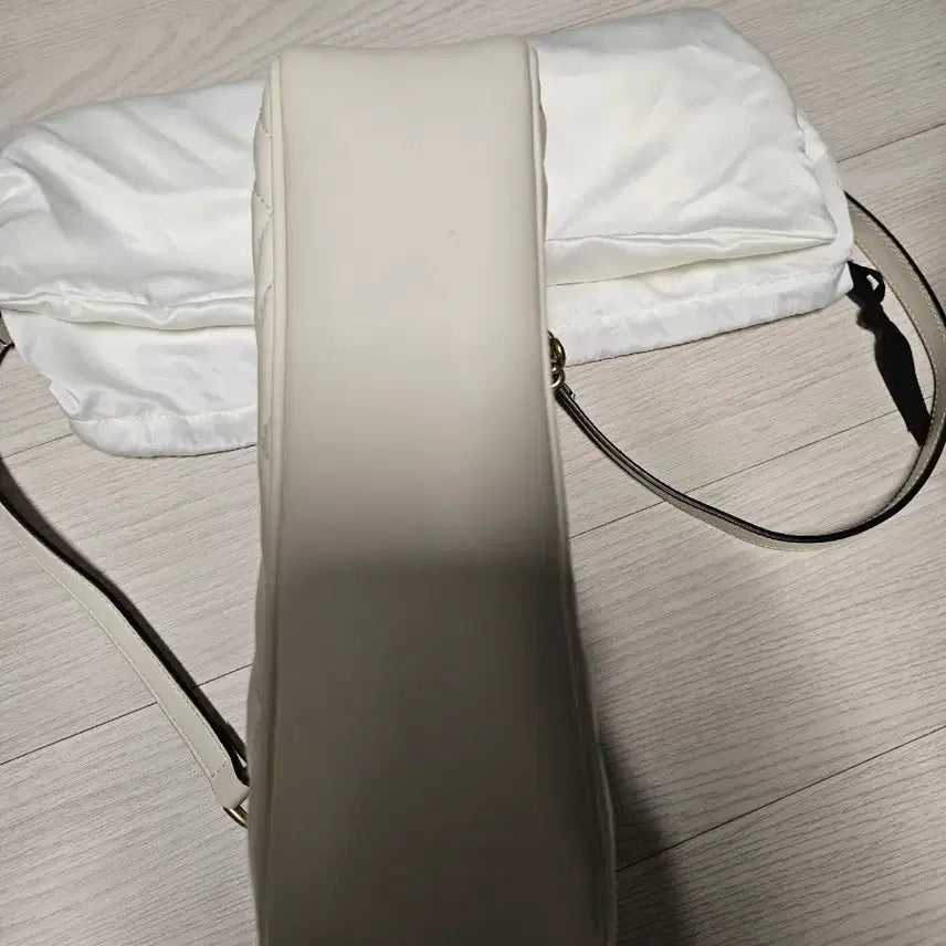 [BUNJANG] Gucci Camera Bag White / 구찌 카메라백 화이트