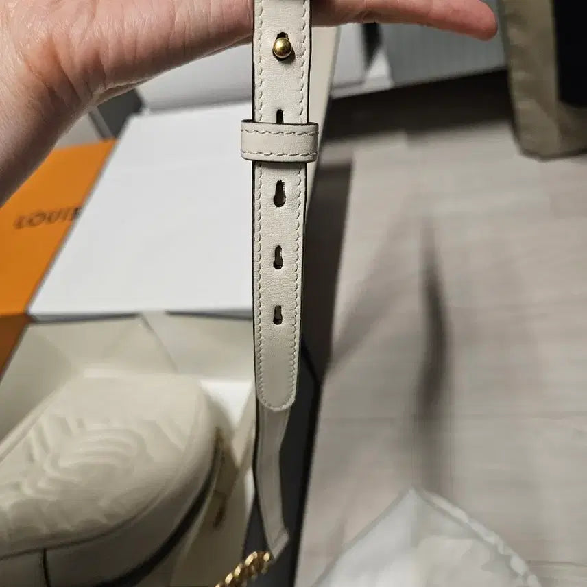 [BUNJANG] Gucci Camera Bag White / 구찌 카메라백 화이트