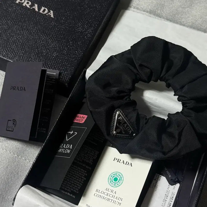 [BUNJANG] Prada Re-Nylon Triangle Logo Scrunchie Black / 프라다 리나일론 삼각로고 스크런치 블랙