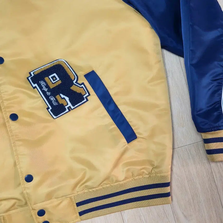 [BUNJANG] H&M Varsity Jacket / H&M 골드/네이비 바시티 자켓