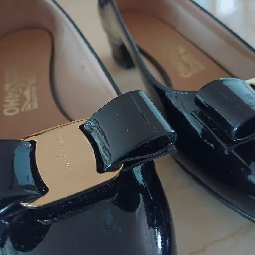 [BUNJANG] Ferragamo Vara Pumps / 페라가모(Ferragamo) 구두(바라 펌프스)