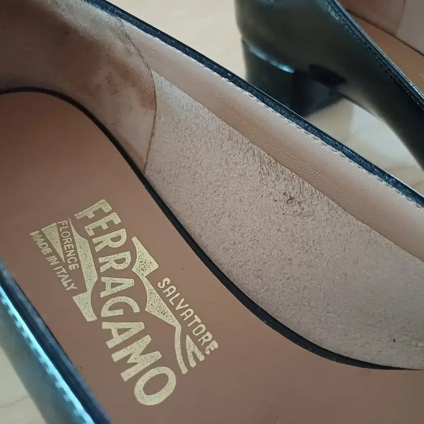 [BUNJANG] Ferragamo Vara Pumps / 페라가모(Ferragamo) 구두(바라 펌프스)