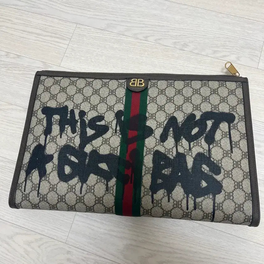 [BUNJANG] Gucci x Balenciaga Hacker Clutch / 구찌 발렌시아가 한정판 해커 클러치 판매합니다