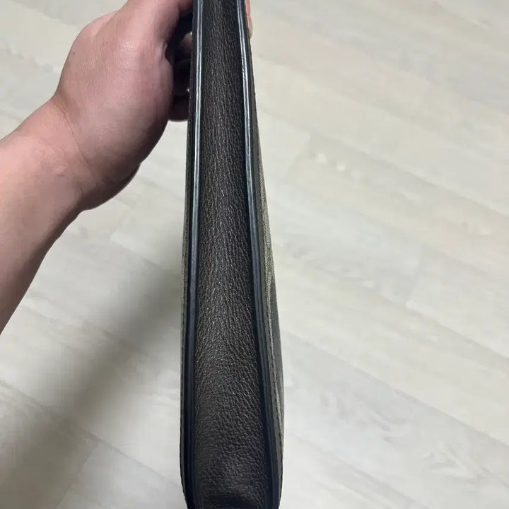 [BUNJANG] Gucci x Balenciaga Hacker Clutch / 구찌 발렌시아가 한정판 해커 클러치 판매합니다