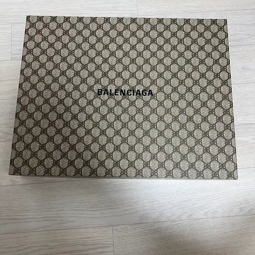 [BUNJANG] Gucci x Balenciaga Hacker Clutch / 구찌 발렌시아가 한정판 해커 클러치 판매합니다