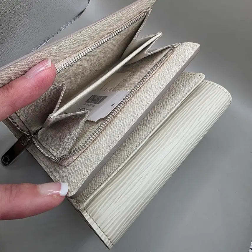 [BUNJANG] Louis Vuitton Epi Joy Ivory Wallet (M6658J) / (정품)루이비통 에피 조이 아이보리 반지갑 M6658J 미사용품