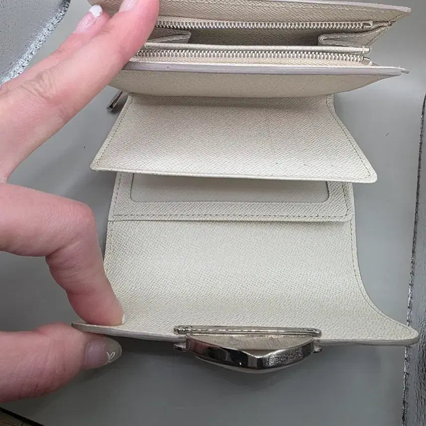 [BUNJANG] Louis Vuitton Epi Joy Ivory Wallet (M6658J) / (정품)루이비통 에피 조이 아이보리 반지갑 M6658J 미사용품