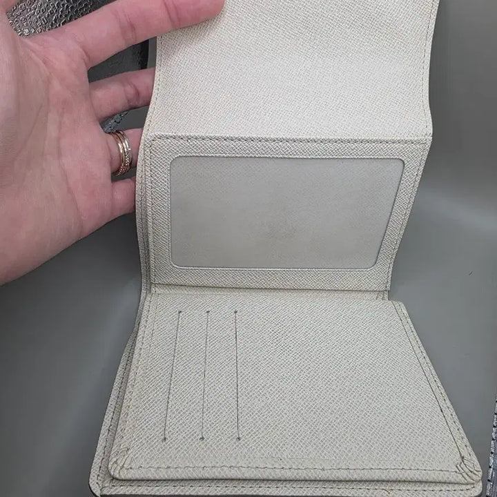 [BUNJANG] Louis Vuitton Epi Joy Ivory Wallet (M6658J) / (정품)루이비통 에피 조이 아이보리 반지갑 M6658J 미사용품