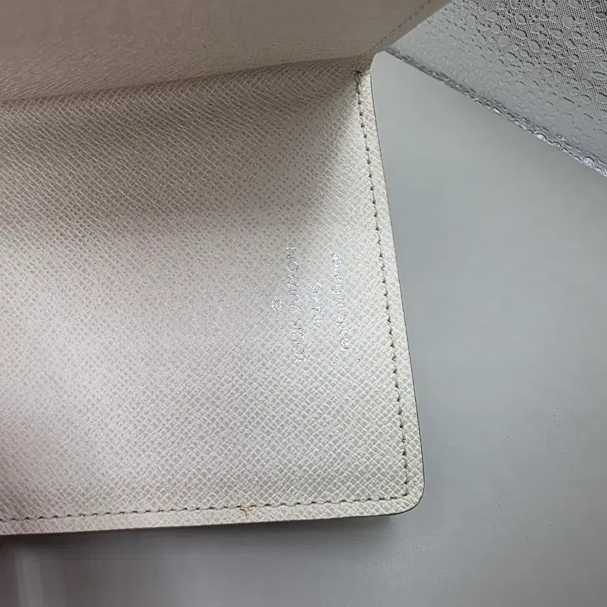 [BUNJANG] Louis Vuitton Epi Joy Ivory Wallet (M6658J) / (정품)루이비통 에피 조이 아이보리 반지갑 M6658J 미사용품